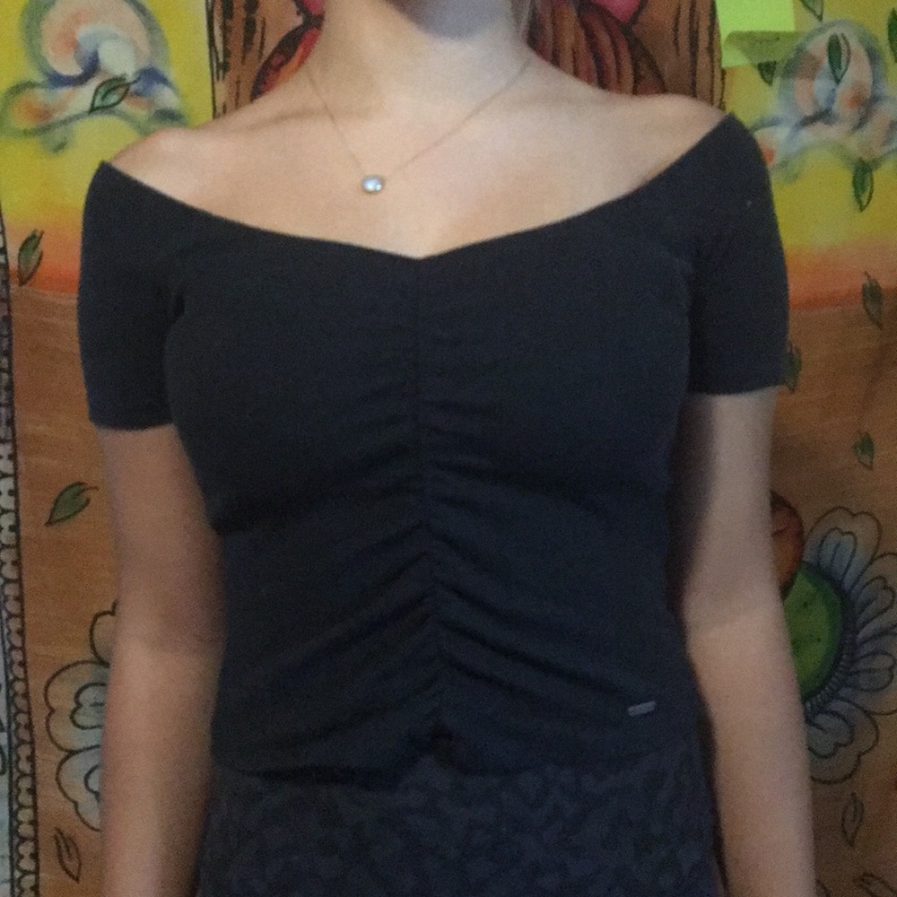 Black Rouched/Ribbed Top